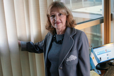 Adriana Puiggr&oacute;s: &laquo;Si el estudiante trabaja gratis para una empresa, no es formaci&oacute;n laboral&raquo;