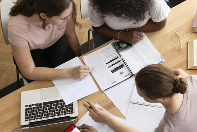 Convocatoria 2022 de becas de investigaci&oacute;n de finalizaci&oacute;n de posgrado para estudiantes