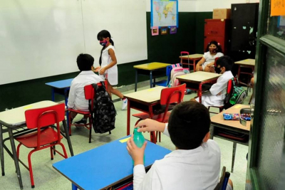 Arrancan las clases, sin barbijo para el desaf&iacute;o de aprender a leer y escribir